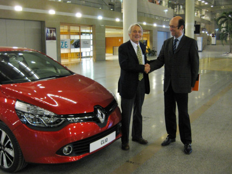 Alain de Rouvray, Président Directeur Général, ESI Group et Jean Loup HUET, Directeur Ingénierie de la DPMI (Direction Performance & Méthodes Ingénierie) le 24 Janvier 2013 au Technocentre Renault à Guyancourt.