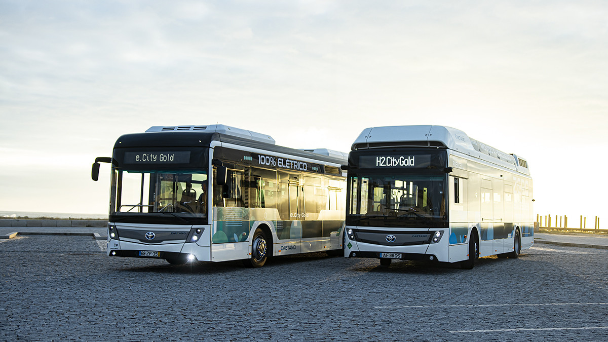 Caetano fuel cell bus on a test in Oviedo - Sustainable Bus